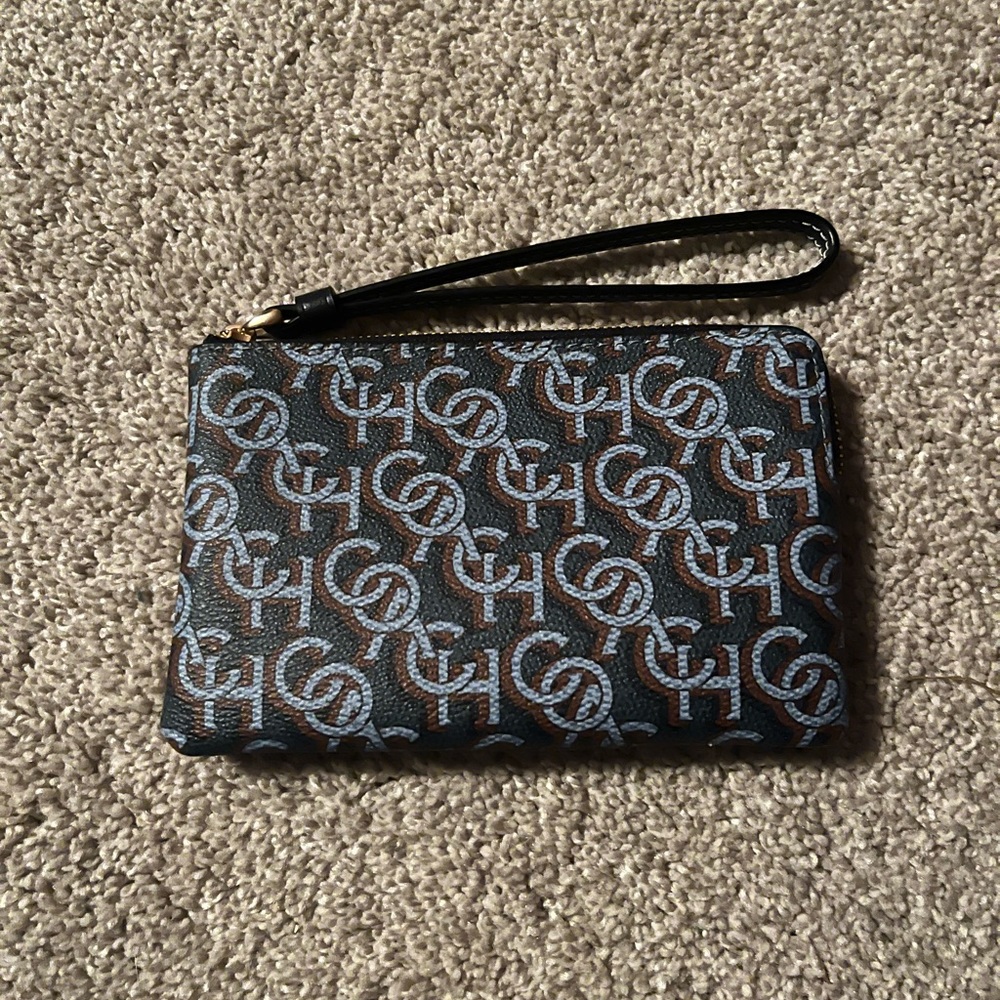NWT | Coach | Signature Corner Zip Wristlet